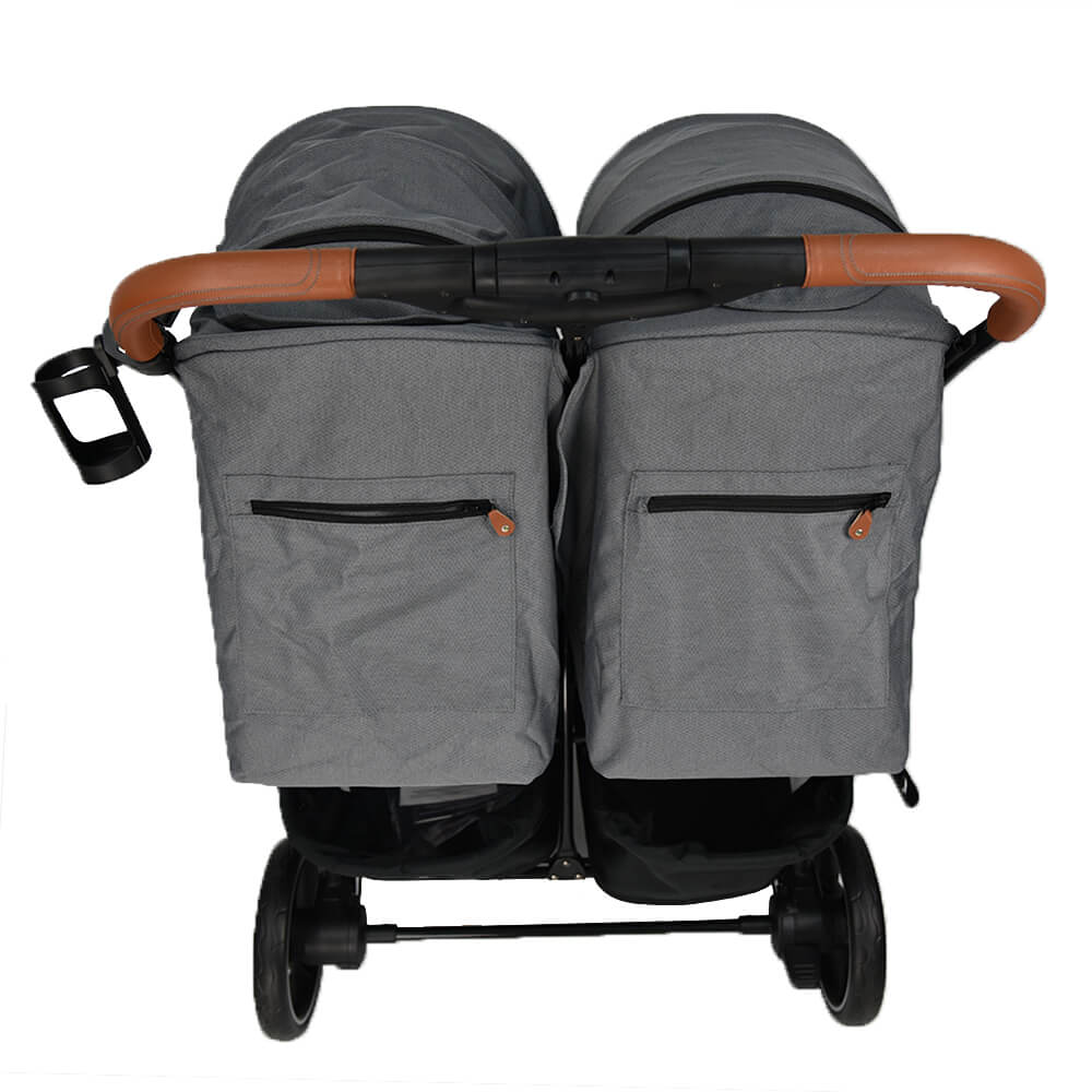 Η φωτογραφία δείχνει ﻿Καρότσι διδύμων της εταιρείας Bebe Stars.