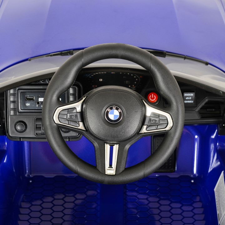 Η φωτογραφία δείχνει Το παιδικό αυτοκίνητο της εταιρείας Moni θα εισάγει το παιδί στον χώρο της οδήγησης με ασφάλεια, χαρίζοντάς του ώρες παιχνιδιού και διασκέδασης.