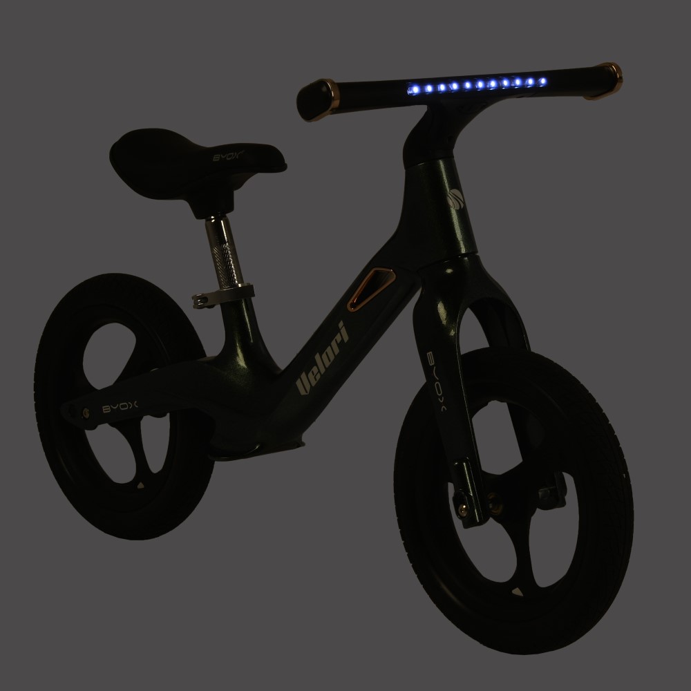 Δημιουργημένο με προσοχή στην ασφάλεια, την άνεση και τη χαρά της κίνησης, το ποδήλατο ισορροπίας Velori της Byox είναι η ιδανική επιλογή για τους μικρούς λάτρεις της περιπέτειας.