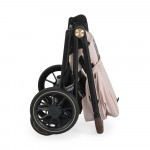 Η φωτογραφία δείχνει Καρότσι Celebrity 2 σε 1, Cangaroo, σχεδιασμένο με γνώμονα τη δυναμική καθημερινότητα των γονέων και την απόλυτη άνεση του παιδιού.