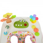 Η φωτογραφία δείχνει Η στράτα Forest της Moni έχει σχεδιαστεί για να κάνει τα πρώτα βήματα του παιδιού σας όχι μόνο ευκολότερα αλλά και πολύ πιο διασκεδαστικά.