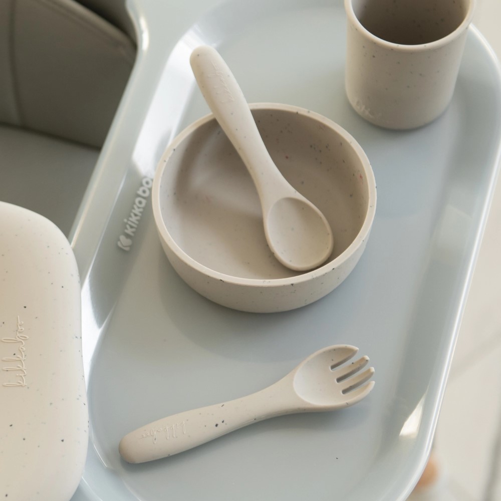 Το μπολ Platinum Silicone είναι ειδικά σχεδιασμένο για τα πρώτα ανεξάρτητα γεύματα του μωρού σας, κάνοντας τη μετάβαση σε στερεές τροφές εύκολη, ασφαλή και ευχάριστη.