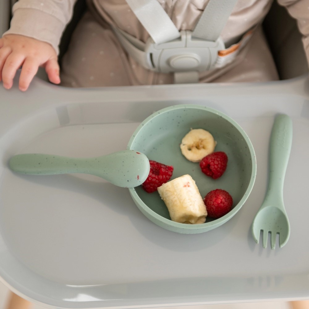 Το σετ πιρουνιών και κουταλιών από πλατίνα σιλικόνης είναι το τέλειο σετ πρώτων μαχαιροπίρουνων για το μικρό σας, σχεδιασμένο προσεκτικά για ασφαλές και άνετο τάισμα μόνο του από 6 μηνών και άνω.