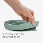 Το διαιρούμενο πιάτο με βάση αναρρόφησης Platinum Silicone είναι ειδικά σχεδιασμένο για να υποστηρίζει τη μετάβαση του μωρού σας σε στερεές τροφές, προσφέροντας πρακτικότητα και ασφάλεια για κάθε γεύμα.