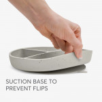 Το διαιρούμενο πιάτο με βάση αναρρόφησης Platinum Silicone είναι ειδικά σχεδιασμένο για να υποστηρίζει τη μετάβαση του μωρού σας σε στερεές τροφές, προσφέροντας πρακτικότητα και ασφάλεια για κάθε γεύμα.