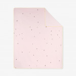 Η καλοκαιρινή κουβέρτα  είναι μια απαλή και αναπνεύσιμη διπλής όψης κουβέρτα, σχεδιασμένη προσεκτικά για να διατηρεί το νεογέννητό σας ζεστό και άνετο κατά τους θερμότερους μήνες.