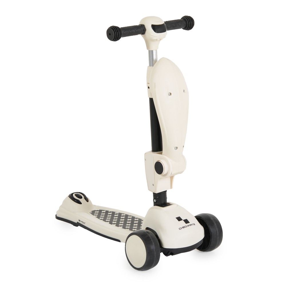 Η φωτογραφία δείχνει Το 2 σε 1 Checkmate Scooter της Byox είναι η ιδανική επιλογή για δραστήρια παιδιά άνω των 3 ετών.