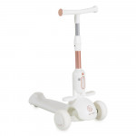 Η φωτογραφία δείχνει Χαρίστε στο παιδί σας συναρπαστικές στιγμές κίνησης με το 2-σε-1 Velvet Royal White scooter της Byox – ένα μείγμα κομψού σχεδιασμού και λειτουργικότητας, που δημιουργήθηκε ειδικά για μικρά παιδιά άνω των 3 ετών που αγαπούν το ενεργό παιχνίδι.