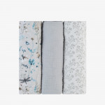 Η φωτογραφία δείχνει Κρατήστε το μωρό σας να νιώθει άνετα και ασφαλές με το σετ 3 τεμαχίων μουσελίνας Dreamy Fields 100x100 εκ.