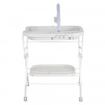 Η φωτογραφία δείχνει Πολυλειτουργική Αλλαξιέρα Croco, CangarooΚατάλληλη από τη γέννηση έως 12 μήνες και μέγιστο βάρος 15 κιλάΒασικά χαρακτηριστικά:• Σχεδιασμένη για αλλαγή πάνας, ντύσιμο, φροντίδα μωρού και μασάζ• Μαλακό στρώμα αλλαγής με κλίμακα μέτρησης και αφαιρούμενο κάλυμμα για εύκολο καθάρισμα