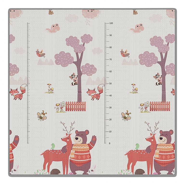 Η φωτογραφία δείχνει Παιδικό χαλάκι δραστηριοτήτων διπλής όψεως, για να απασχολείται το παιδί σας δημιουργικά οποιαδήποτε ώρα της ημέρας.