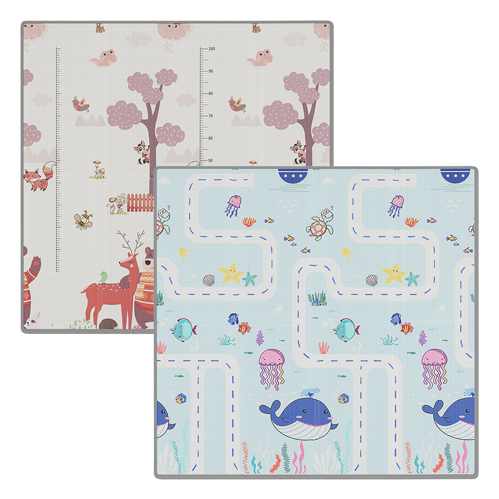 Η φωτογραφία δείχνει Παιδικό χαλάκι δραστηριοτήτων διπλής όψεως, για να απασχολείται το παιδί σας δημιουργικά οποιαδήποτε ώρα της ημέρας.