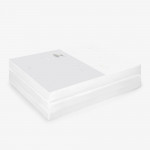 Η φωτογραφία δείχνει Εξασφαλίστε άνεση και ευκολία για το μωρό σας όπου κι αν πάτε με το πτυσσόμενο στρώμα STRIPY FRIENDS.