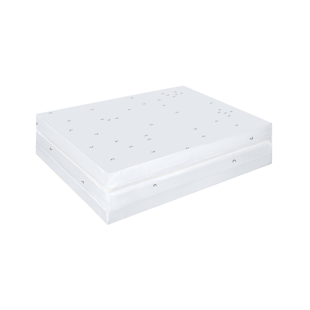 Η φωτογραφία δείχνει Εξασφαλίστε άνεση και ευκολία για το μωρό σας όπου κι αν πάτε με το πτυσσόμενο στρώμα STRIPY FRIENDS.