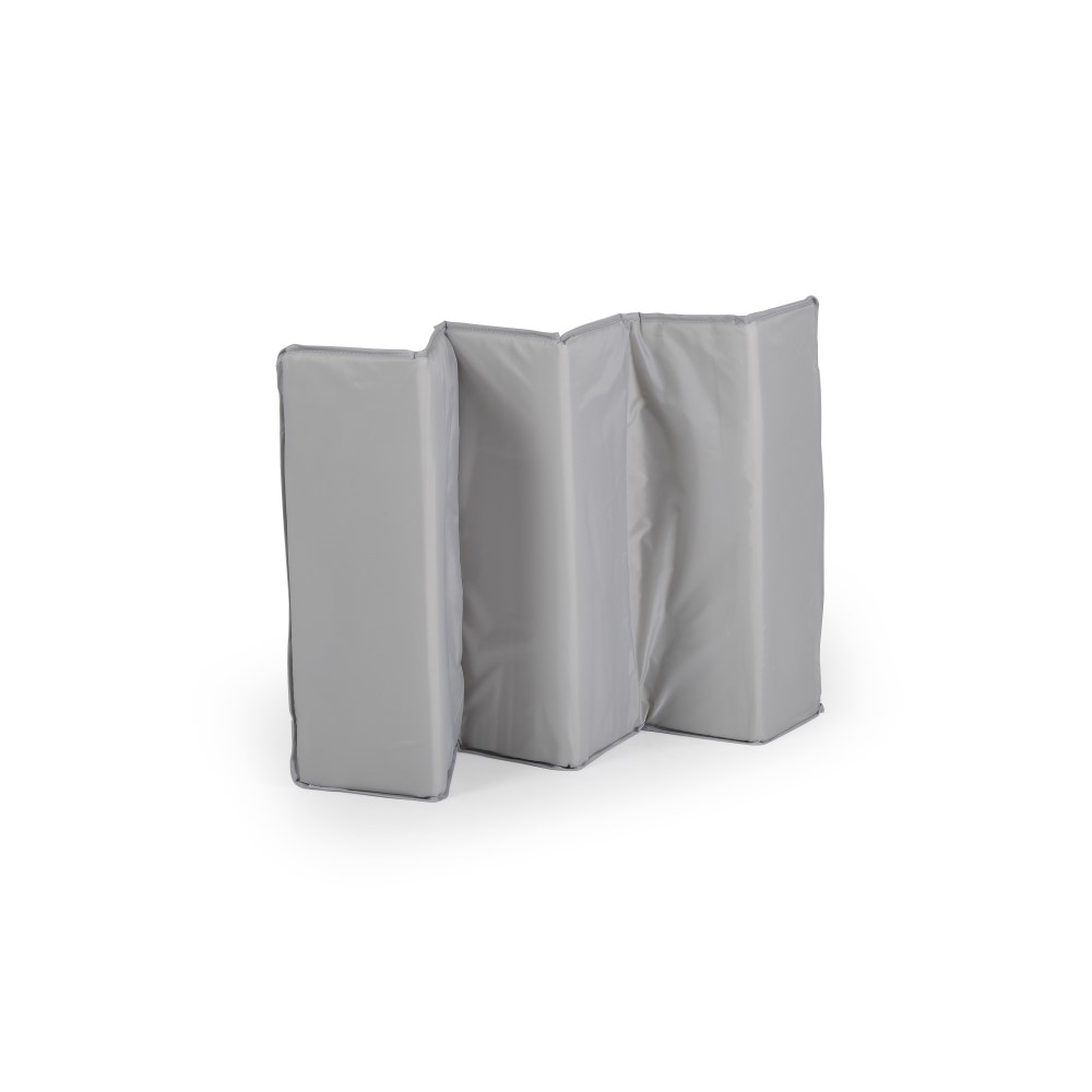 Η φωτογραφία δείχνει Με το γοητευτικό σχέδιο σπιτιού και τα απαλά χρώματα, το πτυσσόμενο παρκκρέβατο PlayHouse της Cangaroo φέρνει θαλπωρή και χαρά σε κάθε παιδί.