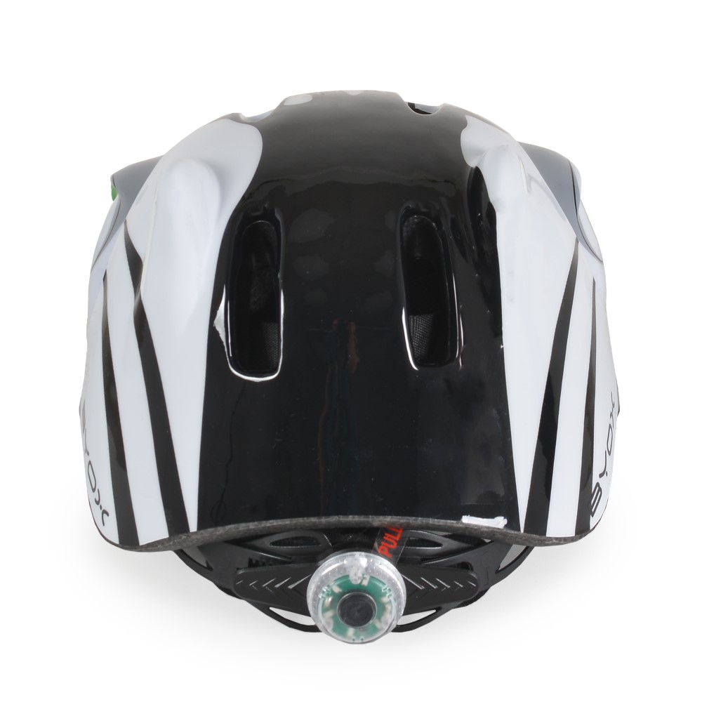 Η φωτογραφία δείχνει Συμπαγές και άνετο κράνος με 4 ανοίγματα εξαερισμού και βάρος μόνο 220 γραμμάρια.