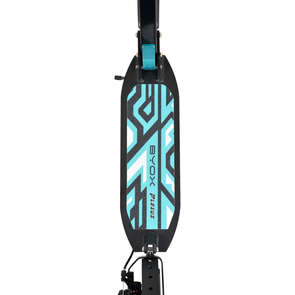 Η φωτογραφία δείχνει Σκούτερ Plexus – η ιδανική επιλογή για παιδιά άνω των 10 ετών που θέλουν να διασκεδάζουν με στυλ.