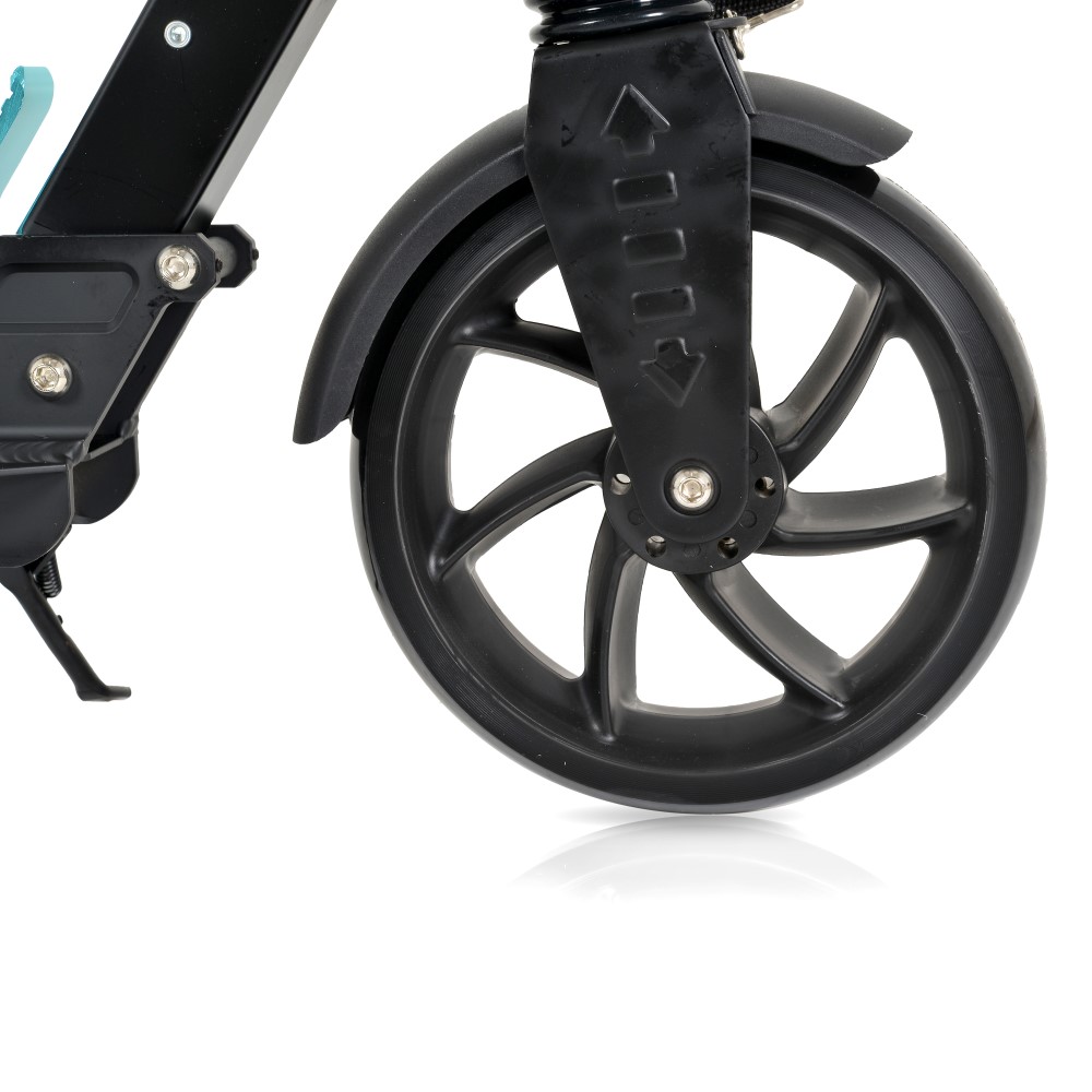 Η φωτογραφία δείχνει Σκούτερ Plexus – η ιδανική επιλογή για παιδιά άνω των 10 ετών που θέλουν να διασκεδάζουν με στυλ.