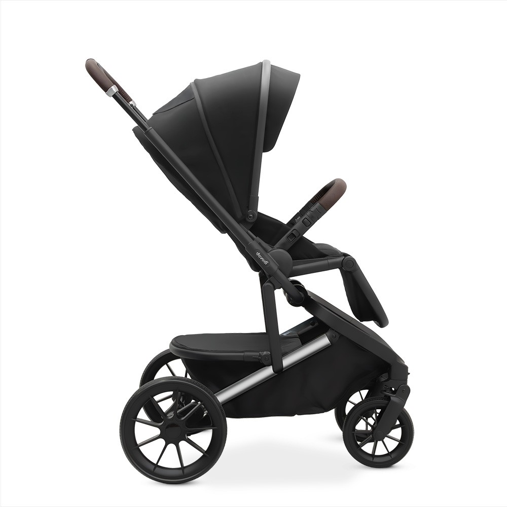 Dovadi Fly 3 σε 1 MIDNIGHT BLACK – Στυλ, άνεση & πρακτικότητα σε κάθε βόλταΓιατί να το επιλέξετεΤο πολυκαρότσι Dovadi Fly 3 σε 1 σε κομψό χρώμα MIDNIGHT BLACK είναι η ιδανική επιλογή για γονείς που αναζητούν μοντέρνο design, πρακτικές λύσεις και απόλυτη ασφάλεια.