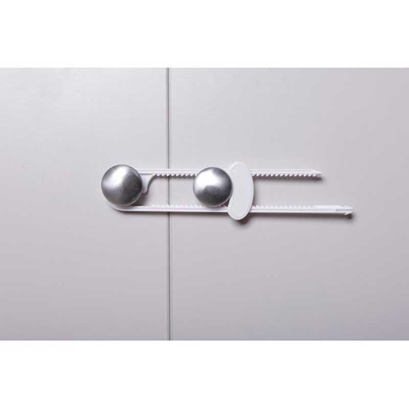 Ασφάλεια DreamBaby Ντουλαπιών Συρόμενη White 2 τμχKατασκευασμένο από ισχυρό, ανθεκτικό πλαστικόΒοηθούν στην αποφυγή των παιδιών που εισέρχονται σε ντουλάπια Εύκολο στη χρήση με απλή λειτουργία από τους ενήλικες, αλλά δύσκολη για τα παιδιά