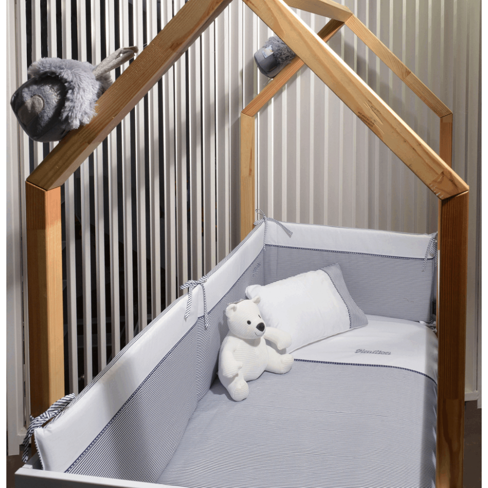 Πάπλωμα λευκό 100χ140 με γέμιση σιλικονούχο πολυέστερ 300γρμ/τμ, Παπλωματοθήκη 100χ140 με φερμουάρ, πάντα 34χ210, Κουνουπιέρα 180χ500.