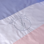 Πάπλωμα λευκό 100χ140 με γέμιση σιλικονούχο πολυέστερ 300γρμ/τμ, Παπλωματοθήκη 100χ140 με φερμουάρ, πάντα πλεξούδα 20χ200, Κουνουπιέρα 180χ500.