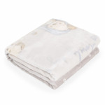 Η φωτογραφία δείχνει Αφράτη και ζεστή βρεφική κουβέρτα φλις, διαστάσεων 110 x 140 cm, κατασκευασμένη από 100% πολυεστέρα.