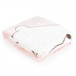 Η φωτογραφία δείχνει Αφράτη και ζεστή βρεφική κουβέρτα, διαστάσεων 80 x 110 cm, κατασκευασμένη από 100% πολυεστέρα.