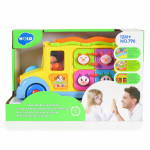 Η φωτογραφία δείχνει Η ωραία κατασκευή και τα πλούσια χρώματα του λεωφορείου τραβούν την προσοχή των παιδιών.