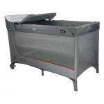 Η φωτογραφία δείχνει Το νέο παρκοκρέβατο Dreamer της Bebe Stars είναι ιδανικό για το σπίτι, αλλά και για μία εξόρμηση με το παιδί σας, καθώς είναι άνετο με μοντέρνο σχεδιασμό.