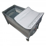 Η φωτογραφία δείχνει Το νέο παρκοκρέβατο Dreamer της Bebe Stars είναι ιδανικό για το σπίτι, αλλά και για μία εξόρμηση με το παιδί σας, καθώς είναι άνετο με μοντέρνο σχεδιασμό.