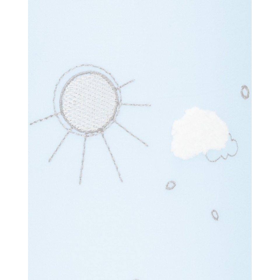 Η φωτογραφία δείχνει Πολυτελές νυχτερινό φως με τρισδιάστατα κεντήματα.