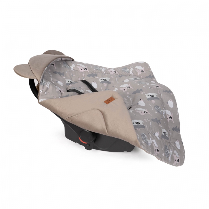 Η φωτογραφία δείχνει Κουβέρτα για Κάθισμα Αυτοκινήτου & Port Bebe Tesoro CosmicΧαρακτηριστικά:Κουβέρτα ΑγκαλιάςΔιπλής Όψης: 1η 100% Βαμβάκι, 2η 100% fleeceΕσωτερική επένδυση 100% πολυεστέραςΜε κατάλληλες εγκοπές για να προσαρμόζονται οι ζώνες 3 σημείων.