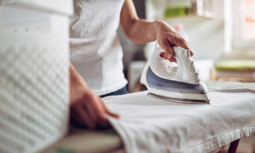Γρήγορος οδηγός για σιδέρωμα : Πως να σιδερώσω σεντόνια με λάστιχο.