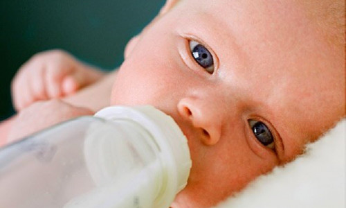 Νεογέννητο μωράκι: τι θα χρειαστείς τις πρώτες μέρες από το μαιευτήριο στο σπίτι