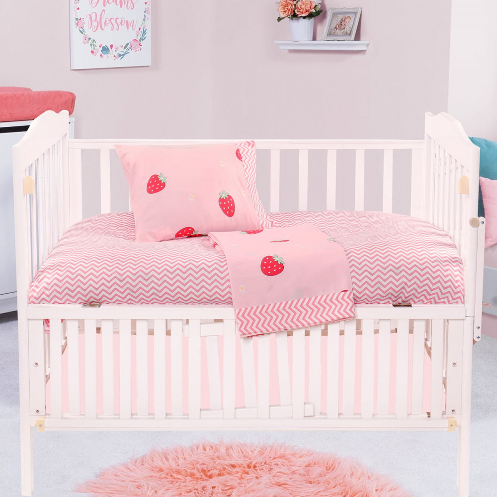 Βρεφικά σετ σεντόνια για κρεβατάκι κούνιας σε χαρούμενα σχέδια για μωρά! Το σετ περιλαμβάνει 1 τεμάχιο πανωσέντονο σε διάσταση 120x160, 1 τεμάχιο κατωσέντονο με λάστιχο σε διάσταση 70x140+15 και 1 τεμάχιο μαξιλαροθήκη σε διάσταση 35x45.