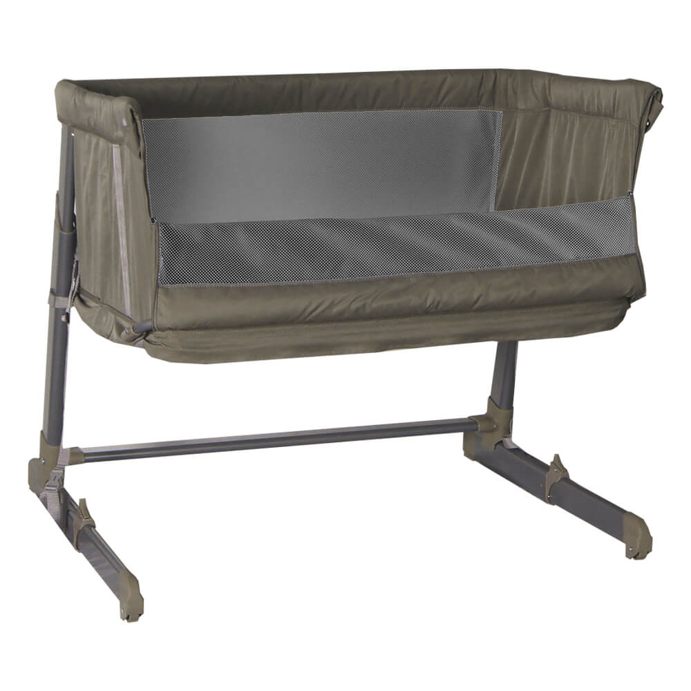 Το Side to Side Plus 2in1 είναι το νέο λίκνο-παρκοκρέβατο της Bebe Stars όπου το μωρό σας μπορεί να κοιμηθεί με ασφάλεια στο λίκνο του, ενώ μπορείτε να είστε δίπλα του, να νιώθει προστασία και να το θηλάζετε με άνεση.