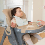 Η φωτογραφία δείχνει Καρεκλάκι φαγητού της εταιρείας Kikka Boo.