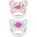 Η φωτογραφία δείχνει Ορθοδοντικές Πιπίλες Νυκτός Πεταλούδα Prevent Σχεδιασμένες από παιδοδοντίατρο ώστε να αποτραπούν οδοντιατρικά προβλήματα–και τώρα σχεδιασμένες για να τις βλέπετε ευκολότερα στο σκοτάδι!Πολύ μαλακή πιπίλα με ειδική δίοδο διαφυγής του αέρα, που μειώνει την υπερώια πίεση (δηλα