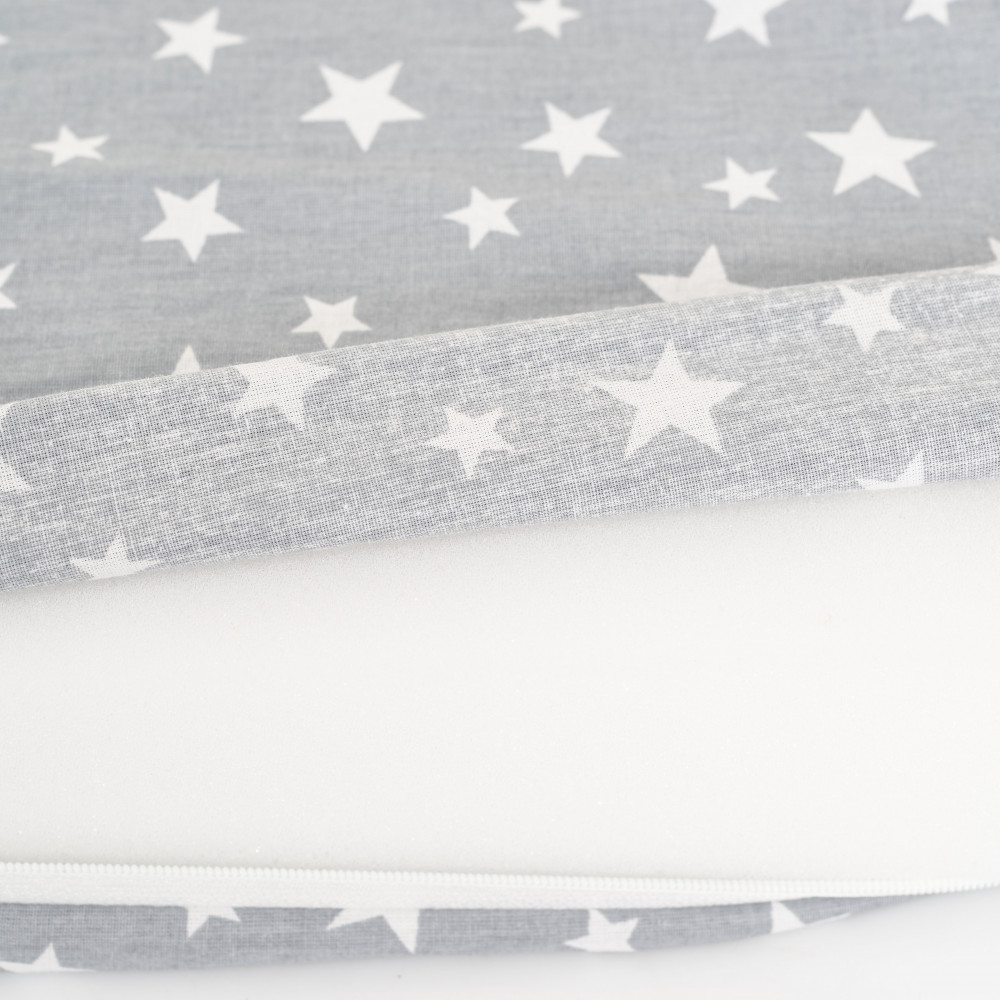 Η φωτογραφία δείχνει ΣΤΡΩΜΑ ΓΙΑ ΠΑΡΚΟΚΡΕΒΑΤΟ ΤΗΣ ΕΤΑΙΡΕΙΑΣ CANGAROOΤο στρώμα είναι ντυμένο με βαμβακερό ύφασμα.