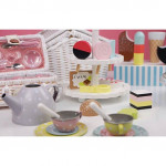 Καλέστε τις φίλες σας για καφέ και κεράστε τα πιο λαχταριστά donut!Αυτό παιχνίδι με τα υπέροχα χρώματα και τα σχήματα καλλιεργεί τη φαντασία των παιδιών και μαθαίνουν μέσα από το παιχνίδι.