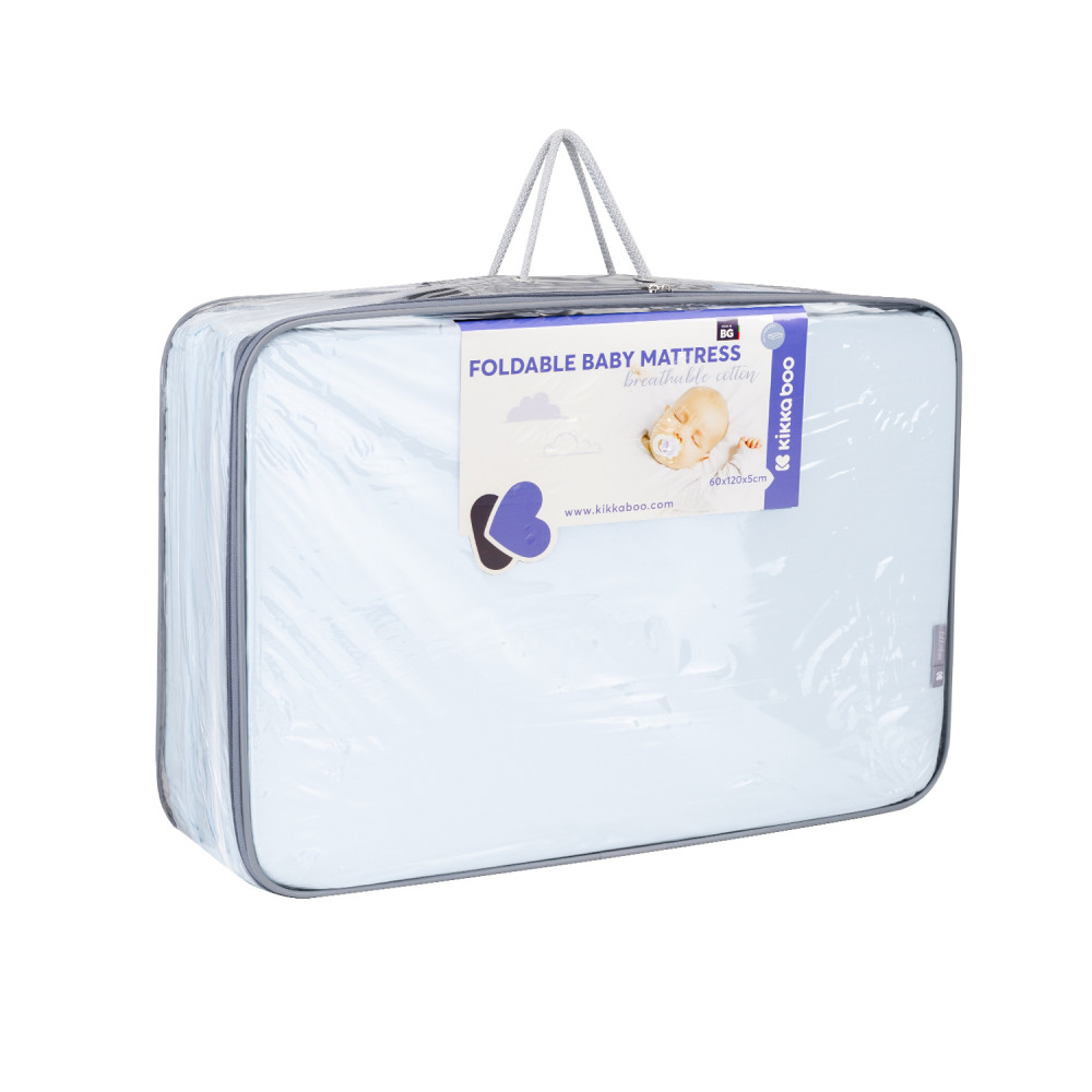 Η φωτογραφία δείχνει Απαλό βρεφικό στρώμα κατασκευασμένο από βαμβακερό υλικό υψηλής ποιότητας.