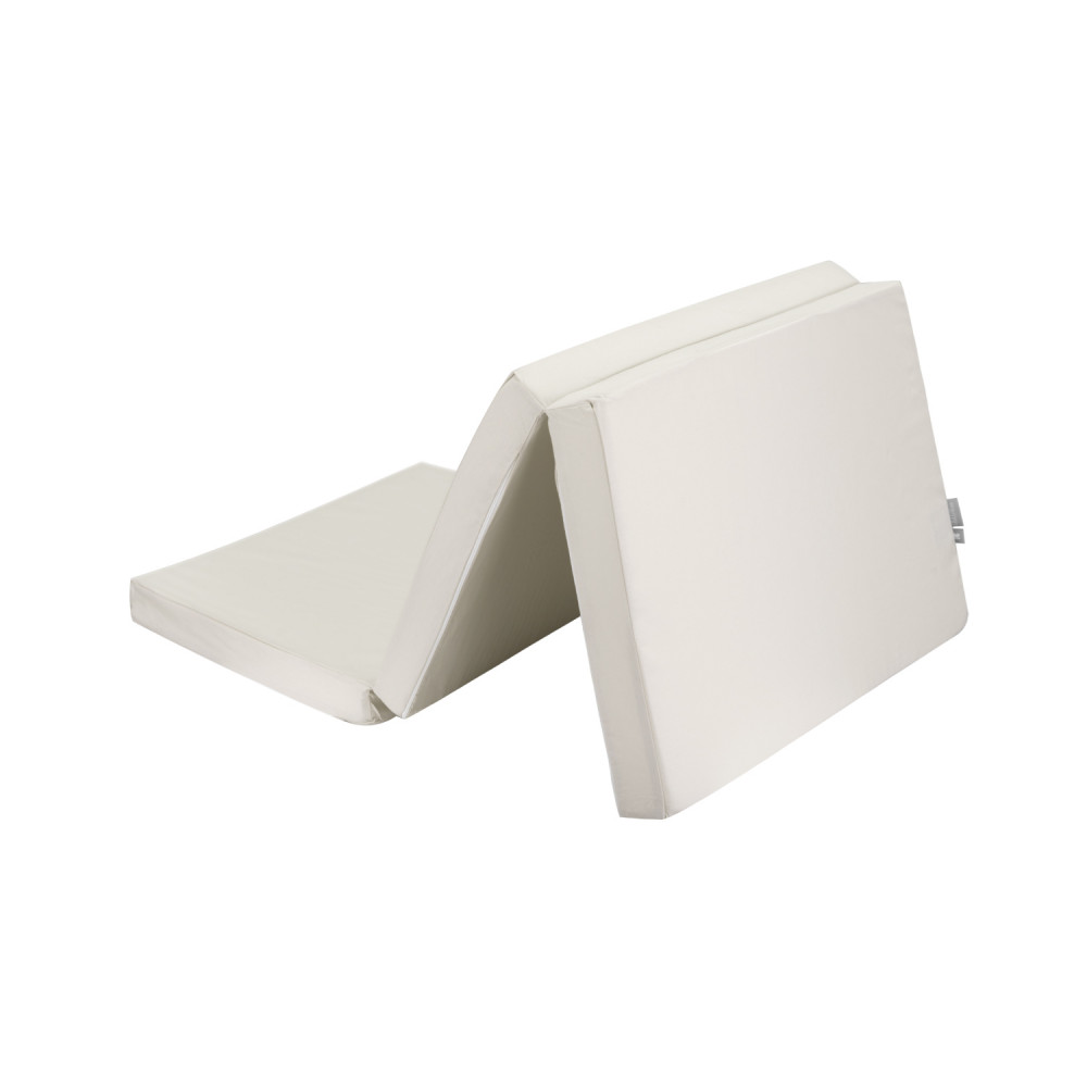 Απαλό βρεφικό στρώμα κατασκευασμένο από βαμβακερό υλικό υψηλής ποιότητας.