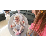 Η φωτογραφία δείχνει Η βρεφική κούνια La Scala είναι ένα πολυλειτουργικό προϊόν.