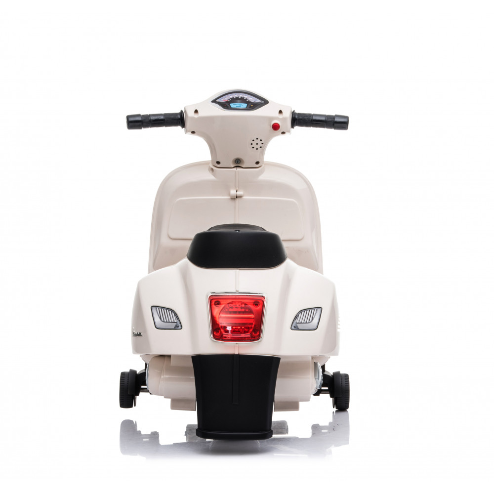 Hλεκτροκίνητο μηχανάκι Vespa της εταιρείας Cangaroo.