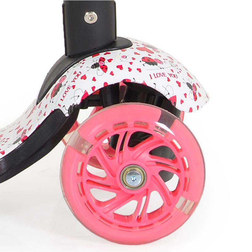 Παιδικό σκούτερ 3 σε ένα με στάμπα νερού PP κατάλληλο για παιδιά ηλικίας 2+ ετών To κάθισμα καλύπτει έως και τα 20 κιλάΤο πατίνι καλύπτει έως και τα 40 κιλάKoυτί αποθήκευσης στο τιμόνι αφαιρούμενοΔεν είναι αναδιπλούμενοΤο παιχνίδι έχει σχεδιαστεί και κατασκευαστεί σύμφωνα με τις απαιτήσεις της 