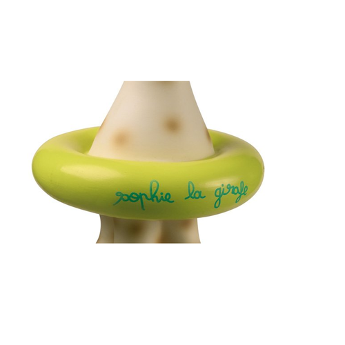 Παιχνίδι για πολλά πλατσουρίσματα στο μπάνιο!Από 6 μηνώνΝα τη πάλι η Σόφι η καμηλοπάρδαλη, αυτή τη φορά επιπλέει και χοροπηδάει μέσα στο νερό!Πολύ διασκεδαστική όταν ζουλιέται, εκτινάσσει νερό.