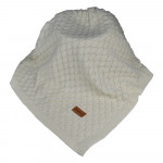 Η φωτογραφία δείχνει Υπάρχει κάτι πιο απαλό από το δέρμα του μικρού σας; Τώρα μπορείτε να το τυλίξετε με ένα εξίσου απαλό και φυσικό υλικό – βαμβακερή κουβέρτα, η οποία επιτρέπει να αναπνέει φυσικά το δέρμα του μωρού σας.