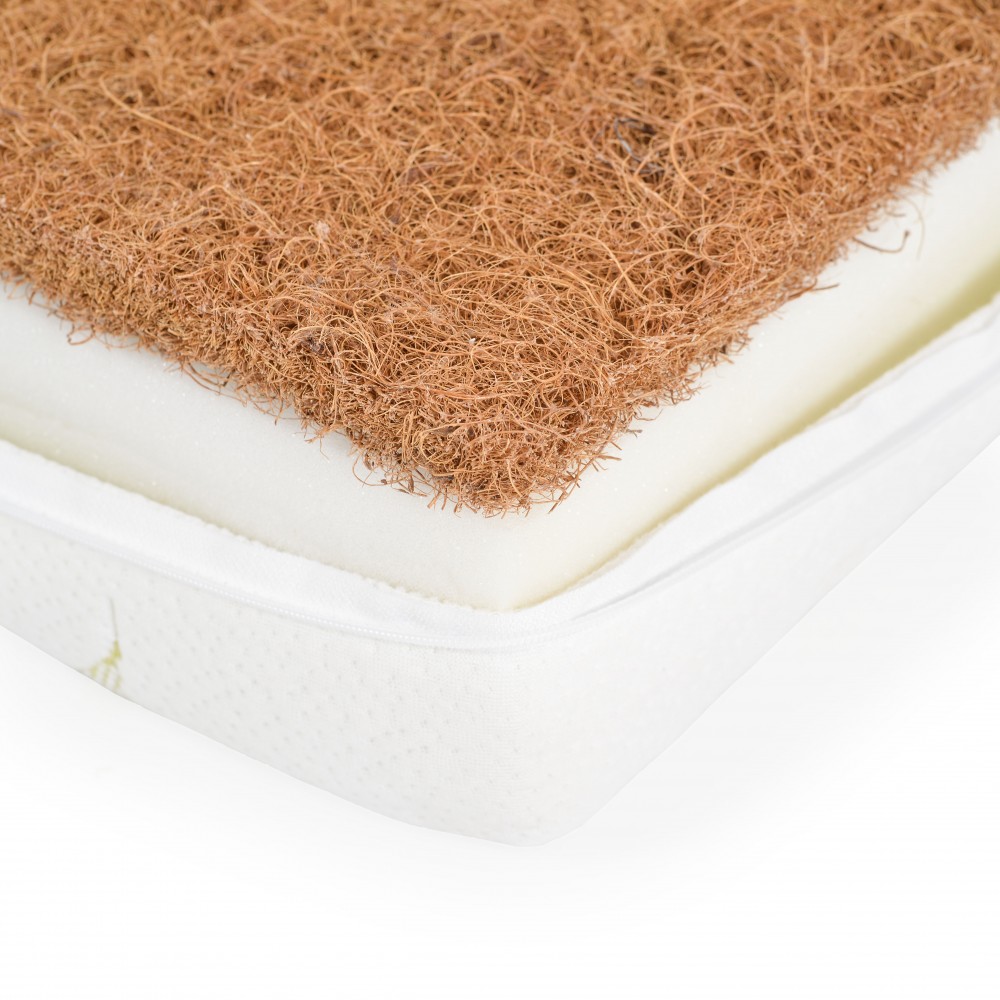 Η φωτογραφία δείχνει Το στρώμα Aloe Spring διαθέτει πυρήνα από αφρό πολυουρεθάνης υψηλής πυκνότητας, σε συνδυασμό με ένα στρώμα ινών καρύδας πάχους 2 cm στη μία πλευρά, παρέχοντας ορθοπεδική στήριξη.