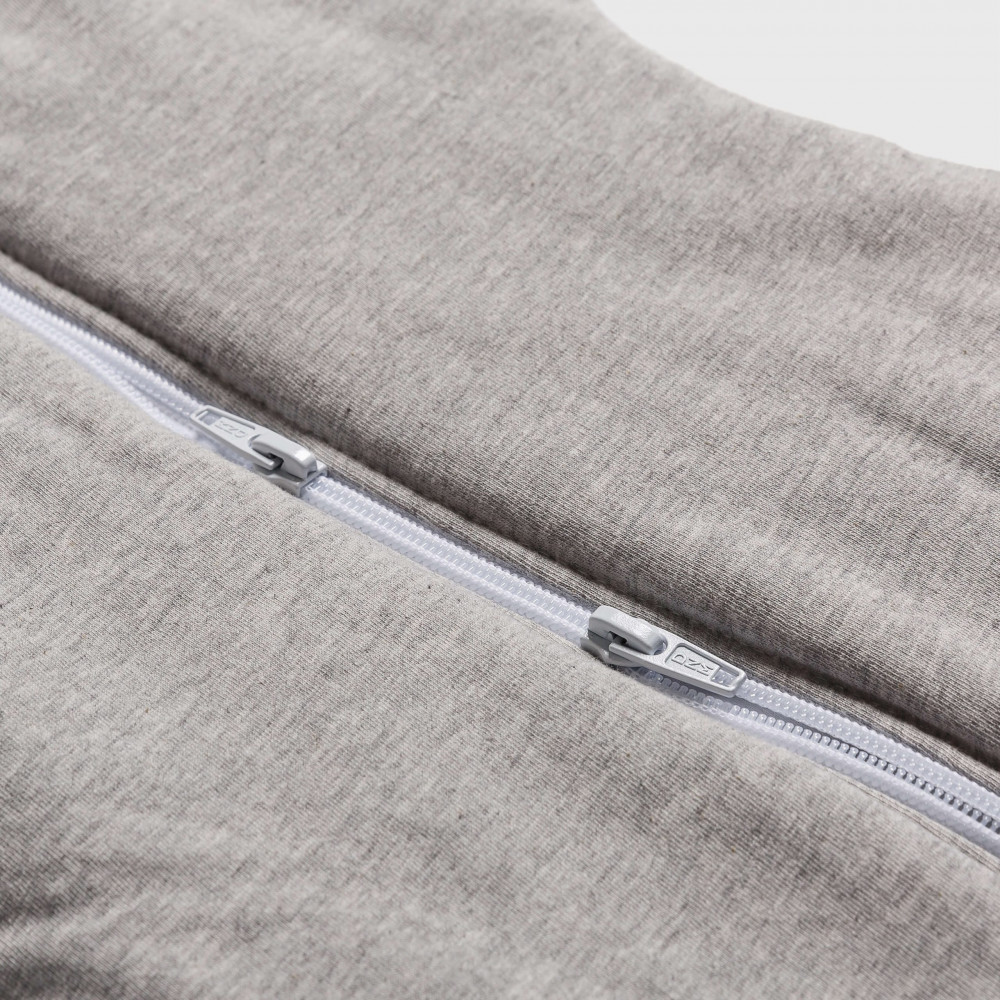 Ο Swaddle – Arms Up Transition υπνόσακος προσφέρει μια φυσική και ασφαλή επιλογή για τα πρώτα στάδια του ύπνου του μωρού σας, είτε ως μορφή φασκιώματος είτε ως μετάβαση προς τον ελεύθερο ύπνο.